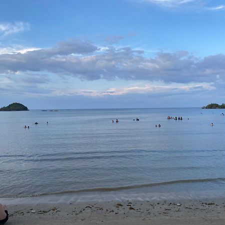 Bamboo Paraiso Resort At Bolo Beach Alaminos Exterior photo
